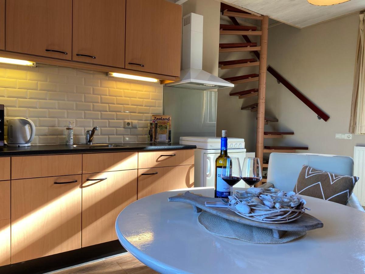 T Huuske Tuinappartement Met Fantastisch Uitzicht, Nabij Zee *