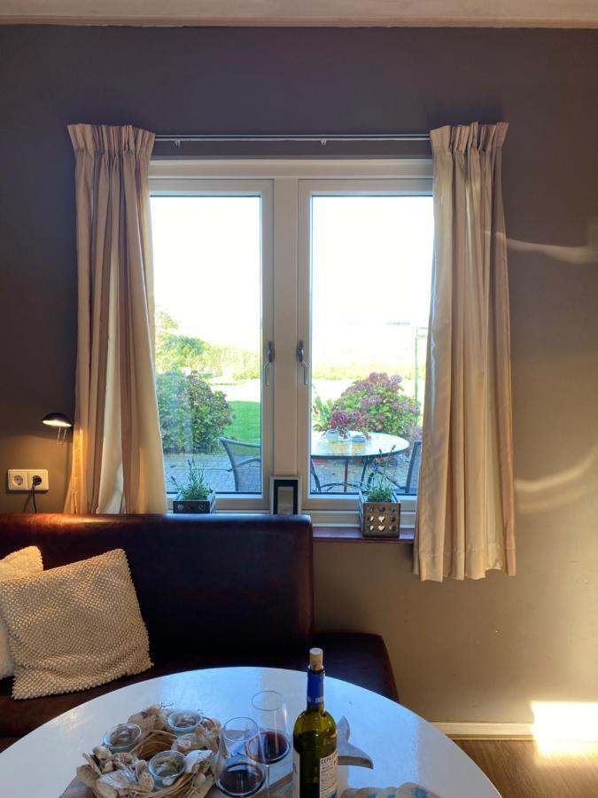 T Huuske Tuinappartement Met Fantastisch Uitzicht, Nabij Zee